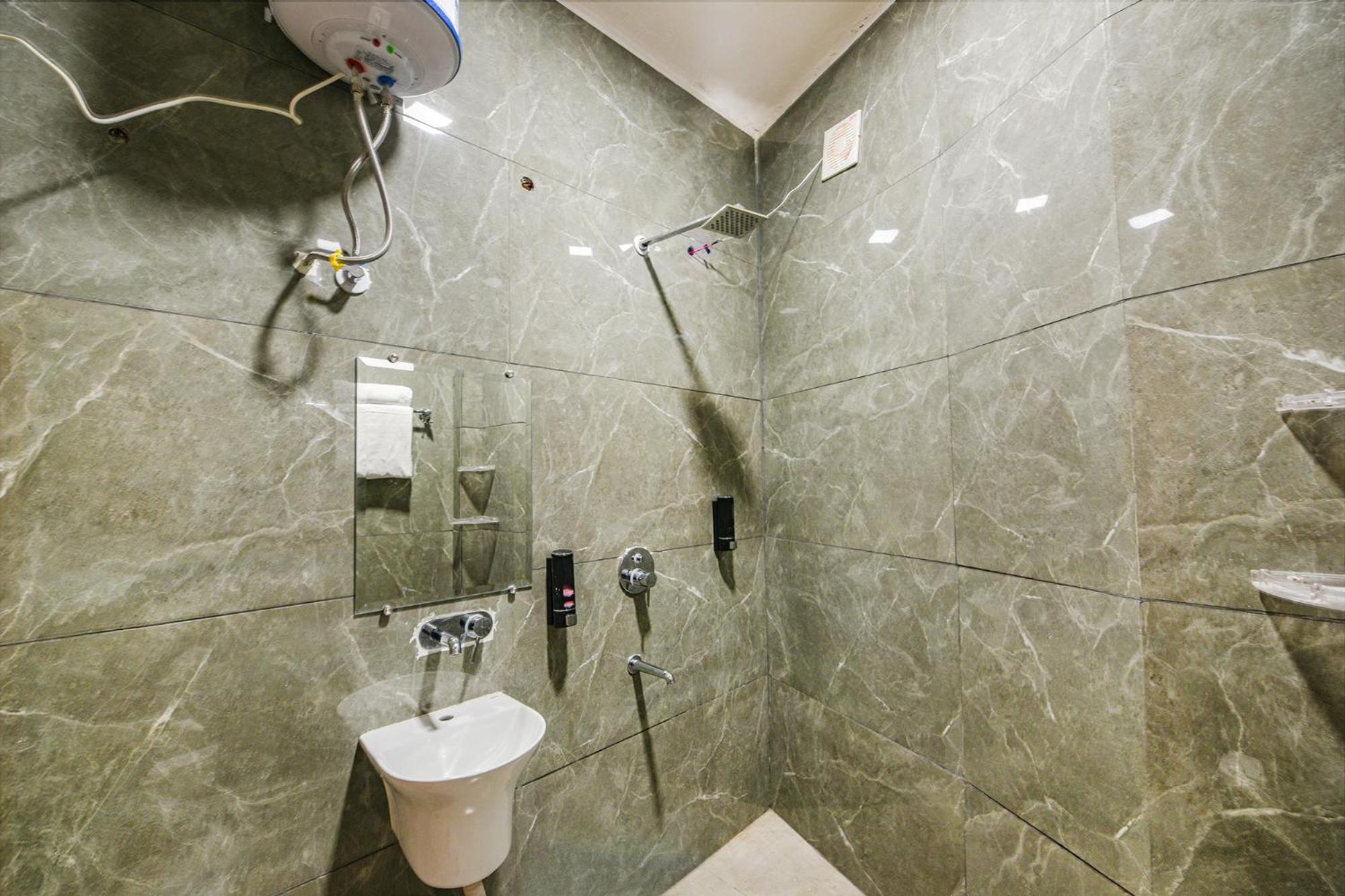 אמריצר Fabhotel Alpine Tree מראה חיצוני תמונה